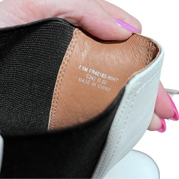 NWOT FRYE CHLOE LEATHER BOOT - Picture 9 of 9